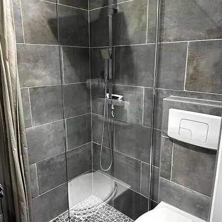 Studio Cosy Proche De L'aeroport Appartement